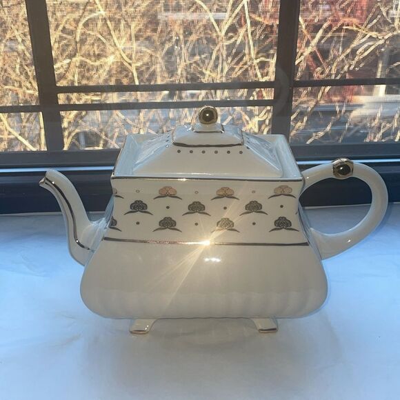 ❤️The Met Collaboration Teapot…simply Gorgeous! - Picture 8 of 12